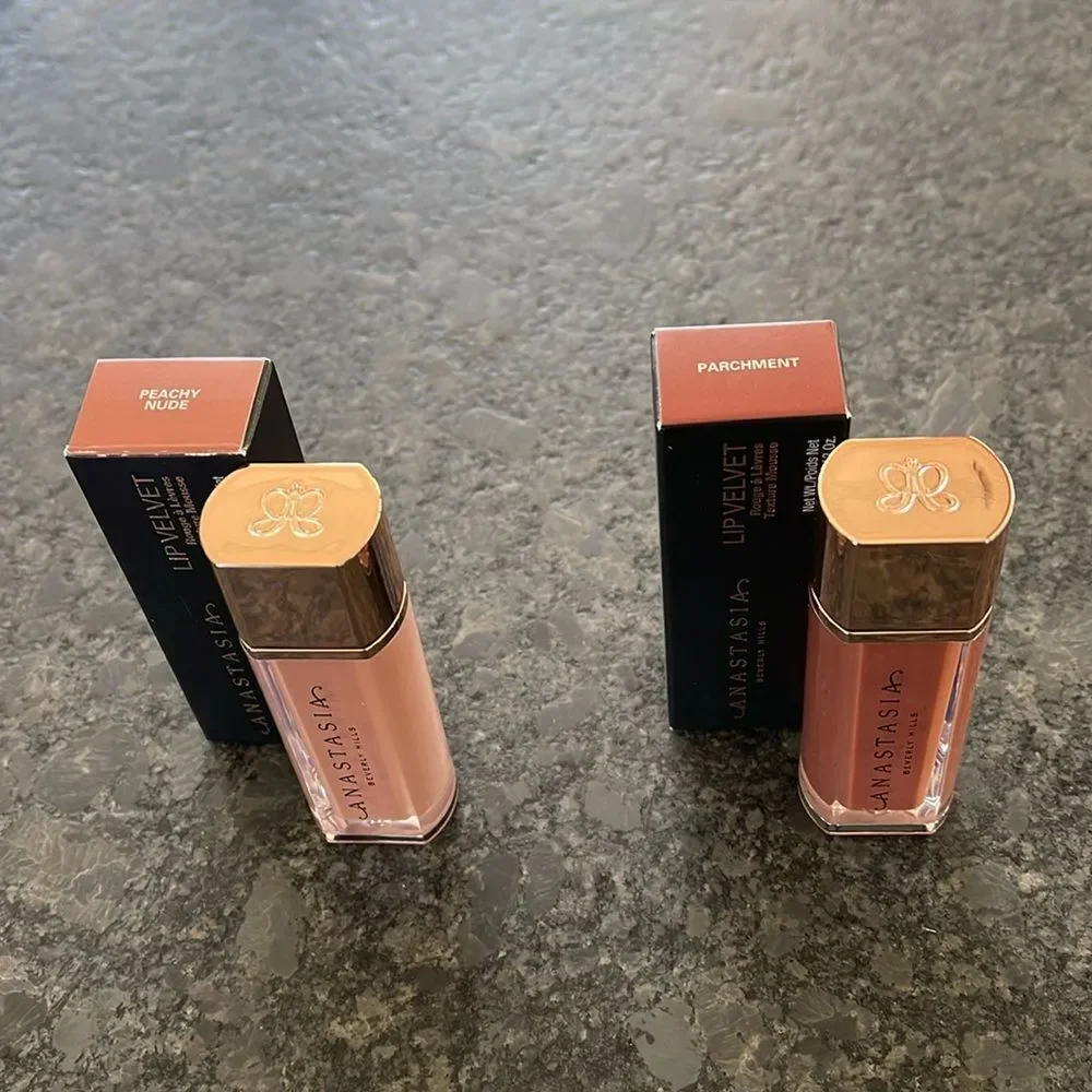 Anastasia Beverly Hills Lip Velvet Full Pigment in Peachy Nude OR Parchment